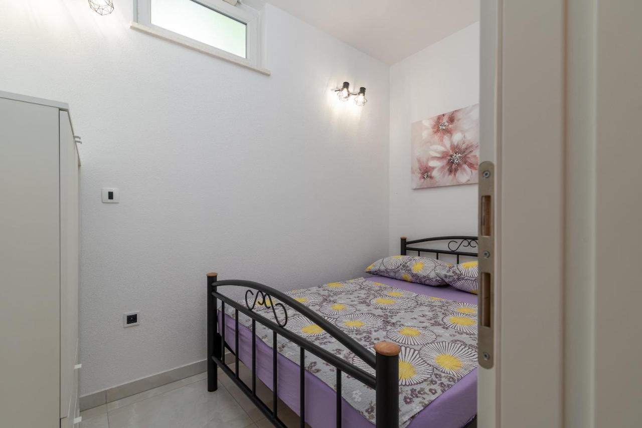Apartment Matea Trogir Exterior foto