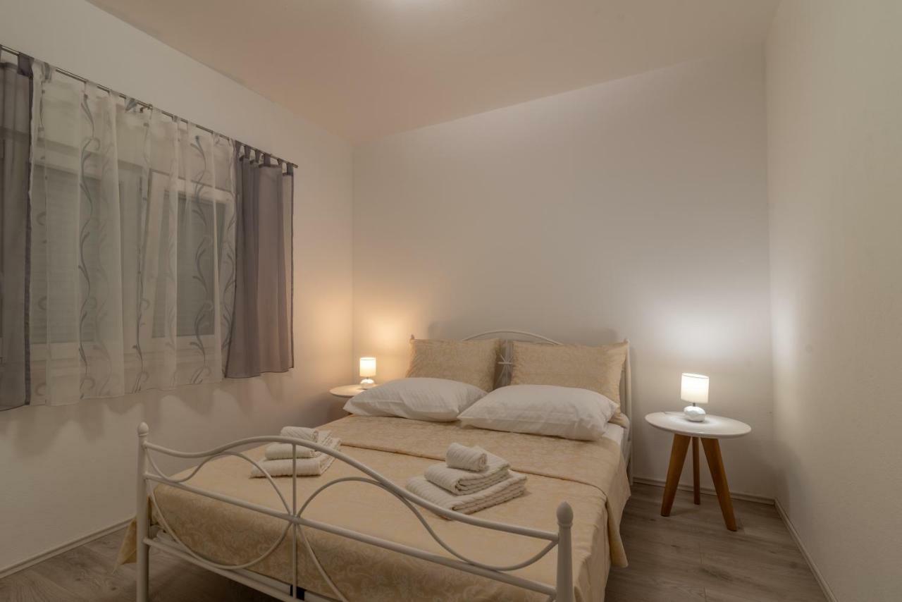 Apartment Matea Trogir Exterior foto