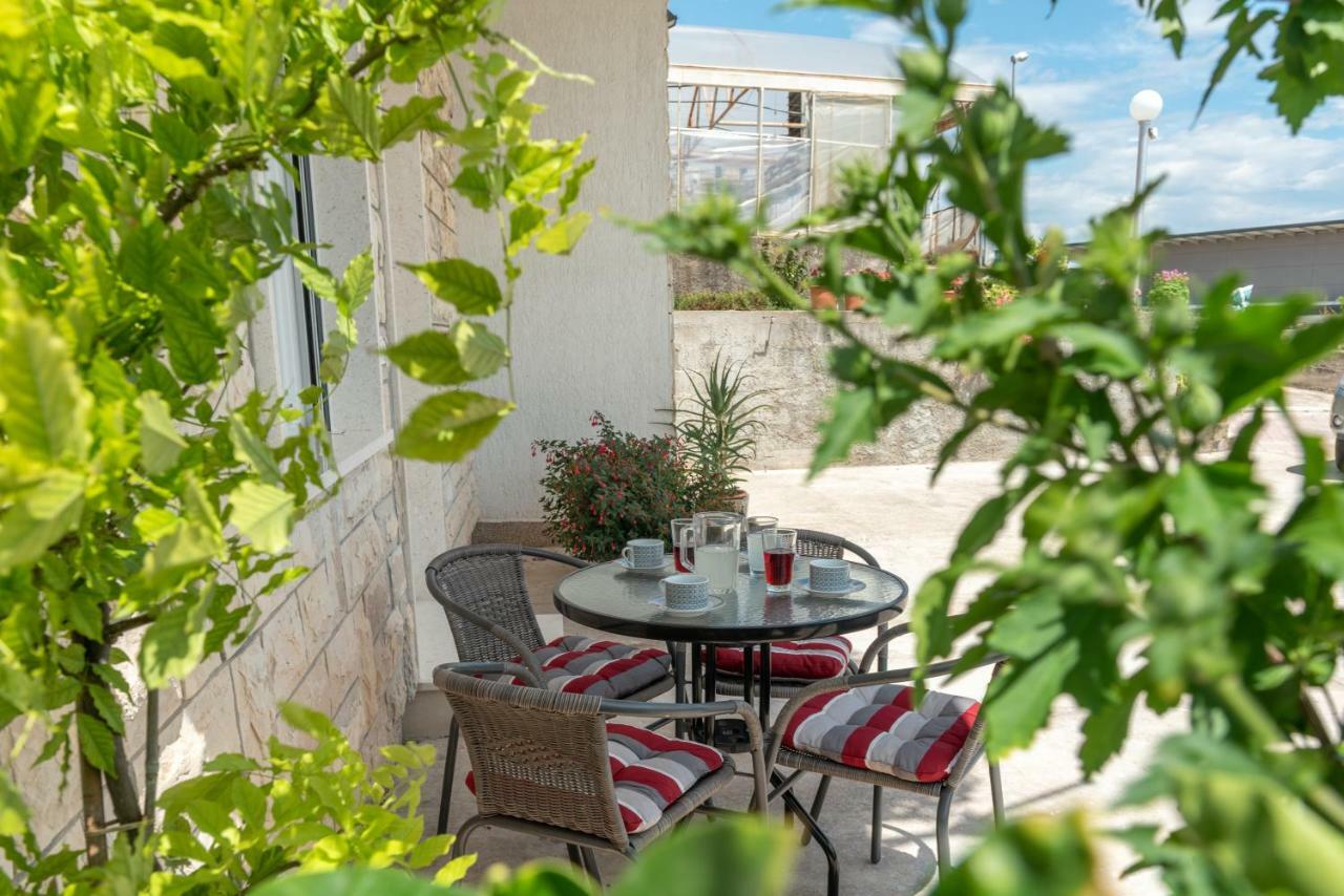 Apartment Matea Trogir Exterior foto